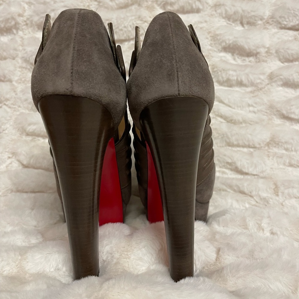 Christian Louboutin Bye Bye 160 Veau velour/Calf - EUC. Size 37 - Picture 5 of 6
